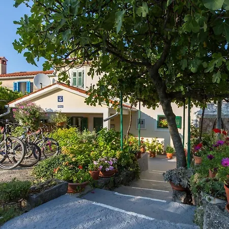 Holiday home Haus Valerija *